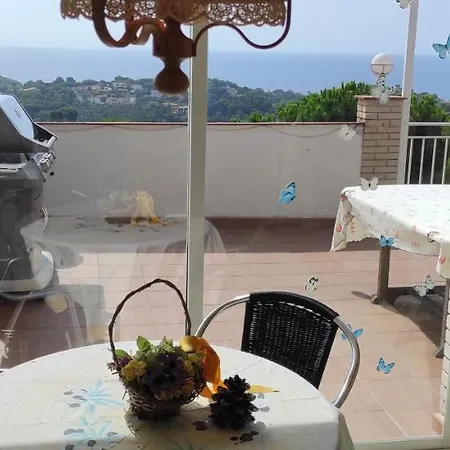 Villa Lloret De Mar- Well-equipped Modern With Pool And Seaview For 10 Persons