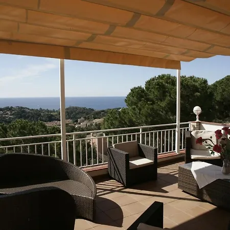 Lloret De Mar- Well-equipped Modern With Pool And Seaview For 10 Persons Villa Lloret de Mar