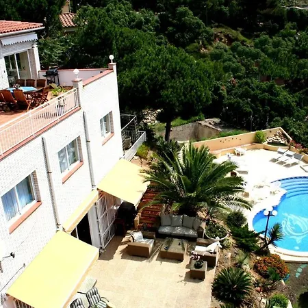 Lloret De Mar- Well-equipped Modern With Pool And Seaview For 10 Persons Lloret de Mar